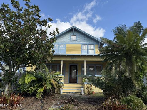 208 Mullally St, Daytona Beach, FL, 32114-3222 | Card Image