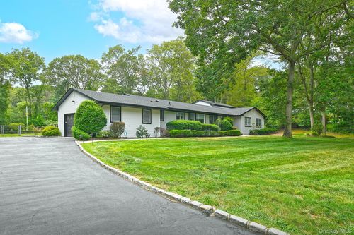 9 Midvale Ct, E Northport, NY, 11731-6332 | Card Image