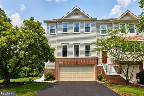 13032 Cobble Ln, CLIFTON, VA, 20124-1098 | Card Image