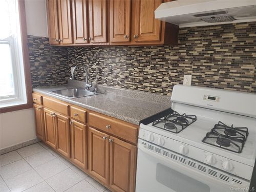 60 68th Rd, Ridgewood, NY, 11385 | Card Image