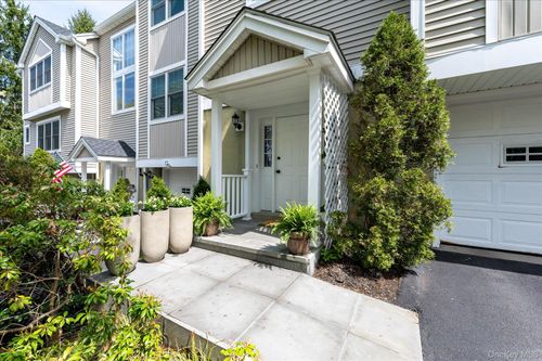 75 Park Rd Ext, Goldens Bridge, NY, 10526-1126 | Card Image