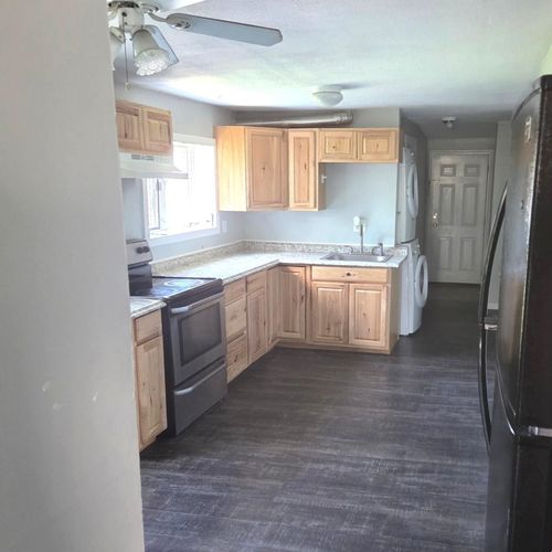 b-2 Lawrence Rd, Derry, NH, 03038-4191 | Card Image