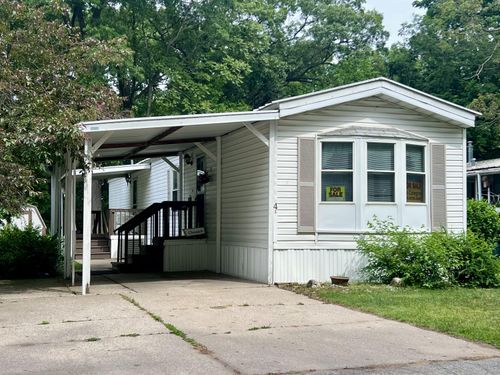trlr-4-2701 Huizenga Street, Norton Shores, MI, 49444 | Card Image