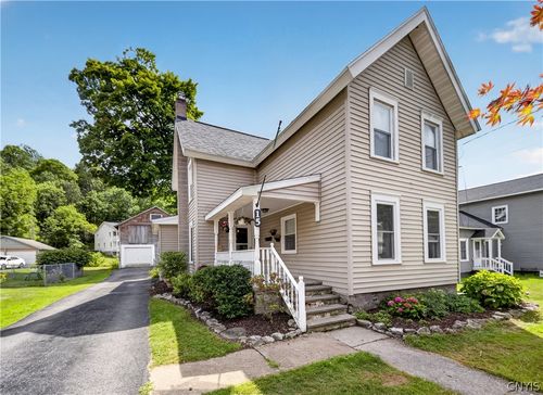 15 Green St, Camillus, NY, 13031-1109 | Card Image