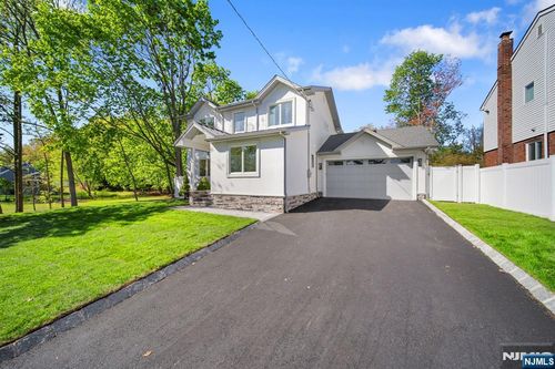 33-17 Southern Dr, Fair Lawn, NJ, 07410-4712 | Card Image
