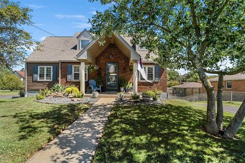 105 Madison Dr, Lower Burrell, PA, 15068-3122 | Card Image