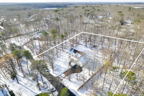 400 Eastport Manor Rd, Manorville, NY, 11949-3377 | Card Image