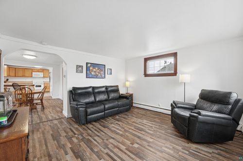 1805 E 8th St, Superior, WI, 54880-3538 | Card Image