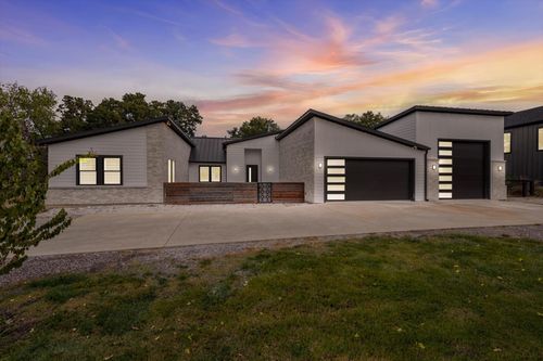 211 Shahan Dr, Shady Shores, TX, 76208-5044 | Card Image