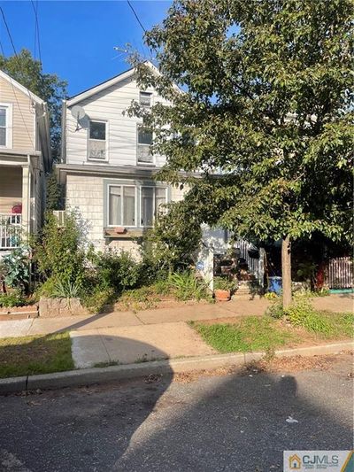 265 Delavan Street, House other with 3 bedrooms, 1 bathrooms and null parking in New Brunswick NJ | Image 1