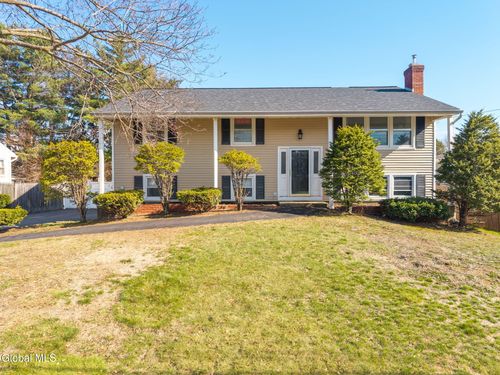 4 Wertman Ln, Albany, NY, 12211-2106 | Card Image