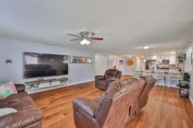 540 Firefly Ln, House other with 3 bedrooms, 2 bathrooms and null parking in APOLLO BEACH FL | Image 5