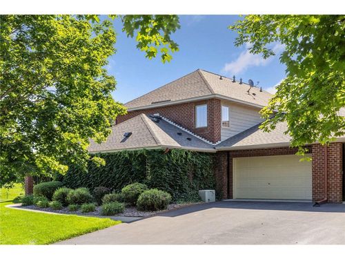1900 Hunter Hill Rd, HUDSON, WI, 54016-5832 | Card Image