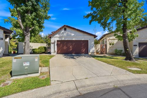 743 Coffeeberry Ln, Redding, CA, 96003-3998 | Card Image