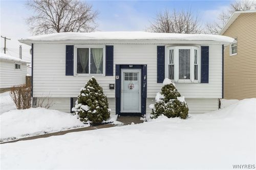 33 John Brian Ln, Cheektowaga, NY, 14227-3615 | Card Image