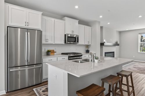 b-8658 London Cir Ne, Blaine, MN, 55449-7426 | Card Image