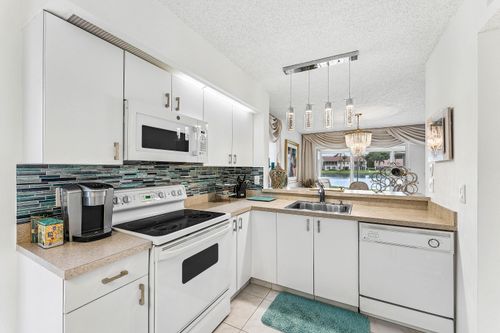 2-14388 Emerald Lake Dr, Delray Beach, FL, 33446-3664 | Card Image