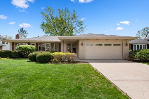 1621 Claremont Dr, Darien, IL, 60561-3621 | Card Image