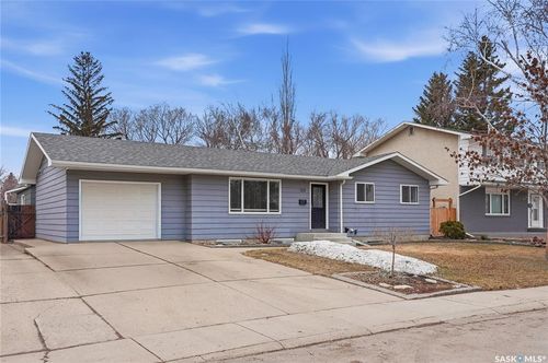 123 Deborah Crescent, Saskatoon, SK, S7J2W9 | Card Image