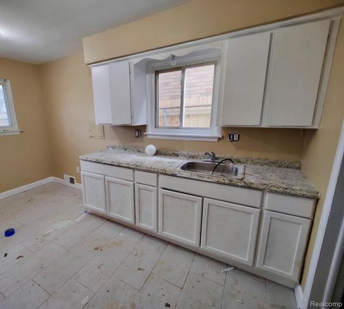 17167 Lumpkin St, Detroit, MI, 48212-1541 | Card Image