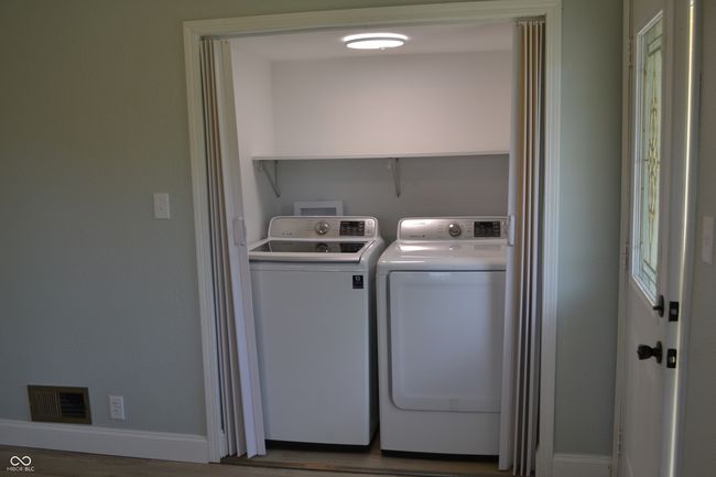 Washer and dryer on main floor | Image 21