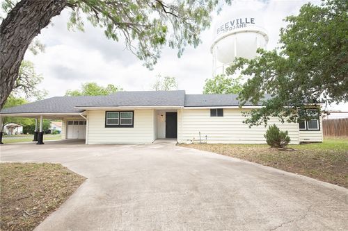 306 W Hutchinson St, Beeville, TX, 78102-2650 | Card Image