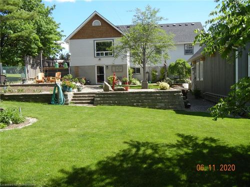 1090 Bleams Rd, Petersburg, ON, N0B2H0 | Card Image