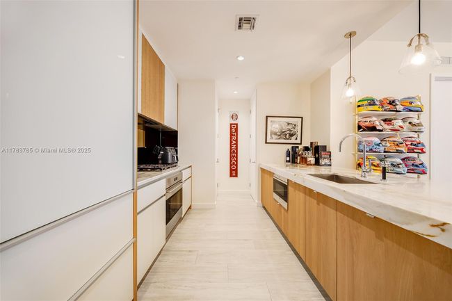 UNIT-1902 - 2831 S Bayshore Dr, Condo with 2 bedrooms, 2 bathrooms and null parking in Coconut Grove FL | Image 6