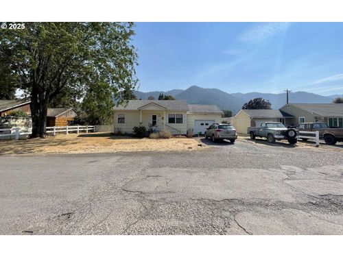 48386 Jasper Dr, Oakridge, OR, 97463-9413 | Card Image