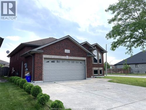 4523 Helsinki Cres, Windsor, ON, N9G0A6 | Card Image