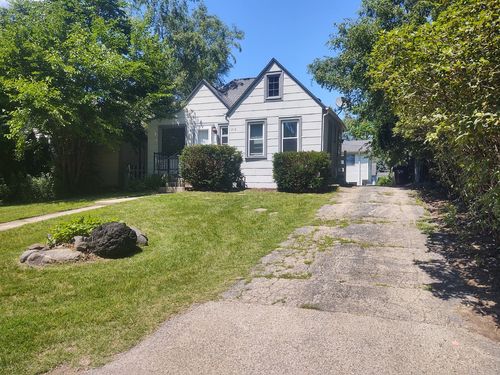 218 Southern Ter, Island Lake, IL, 60042-8303 | Card Image