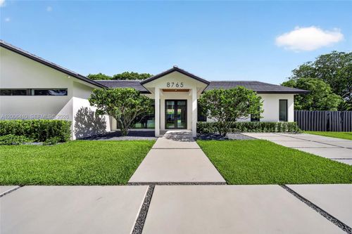 8765 Sw 175th St, Palmetto Bay, FL, 33157-5838 | Card Image