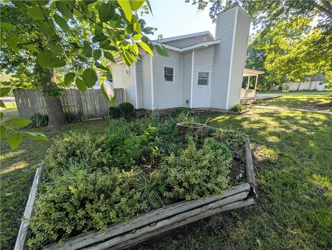 View of yard | Image 4