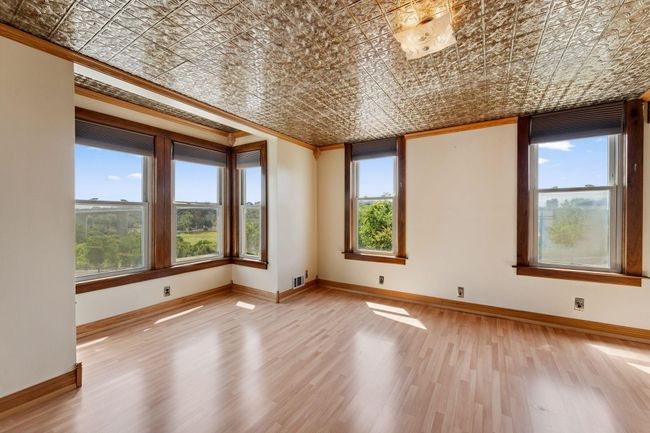 Upper level bedroom | Image 14