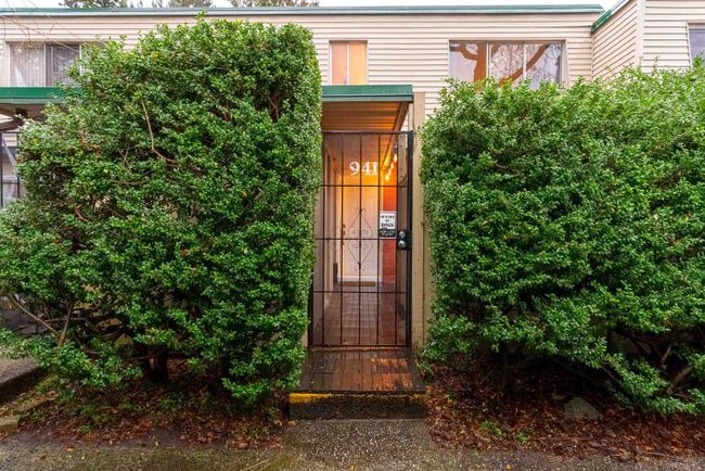 941 Westview Crescent, Townhouse with 3 bedrooms, 2 bathrooms and 1 parking in North Vancouver BC | Image 34