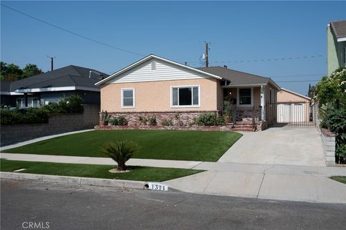 1311 N Griffith Park Dr, Burbank, CA, 91506-1145 | Card Image