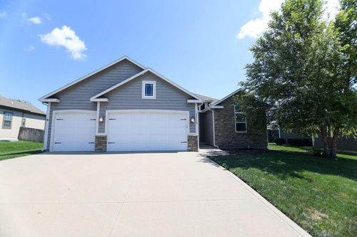 3725 154th St, Basehor, KS, 66007-9523 | Card Image