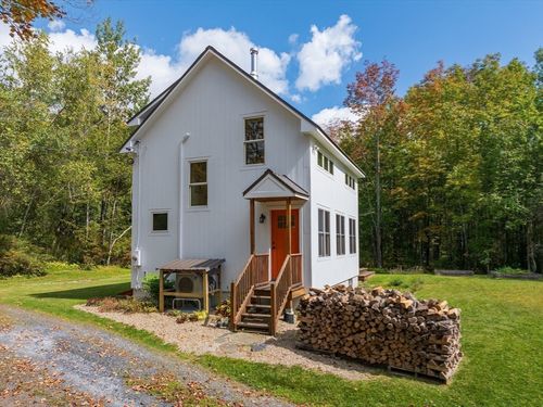14 Union St, Plainfield, MA, 01070-9796 | Card Image