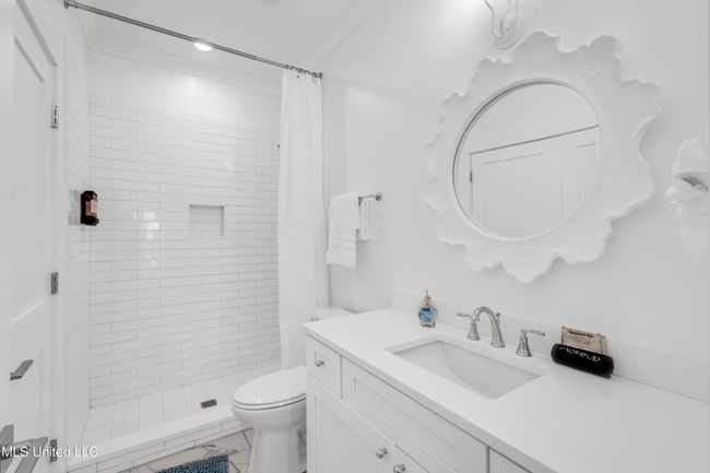 240EBeachBlvd-17 | Image 10