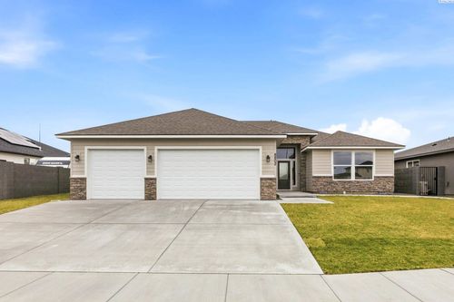 8802 Silver Mound Dr, Pasco, WA, 99301-7077 | Card Image