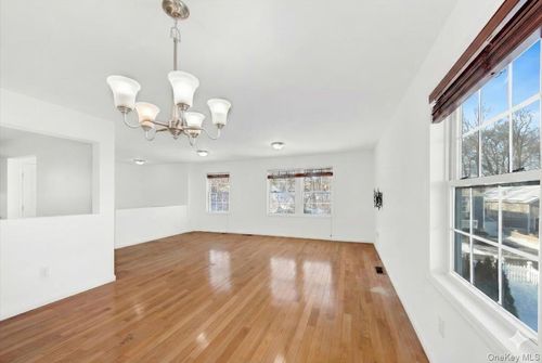 52 Sears Ave, Elmsford, NY, 10523-2718 | Card Image