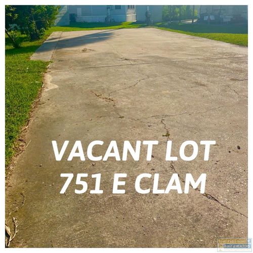 751-751 E Clam Cir, Port Isabel, TX, 78578 | Card Image
