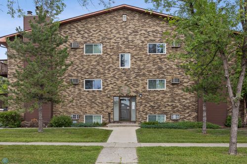 b09-1129 22nd St S, Fargo, ND, 58103-2958 | Card Image