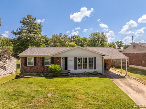 2117 Bolton St, Saint Charles, MO, 63301-1092 | Card Image