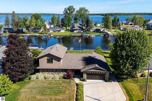 6801 Driftwood Cv, Saint Helen, MI, 48656-9546 | Card Image