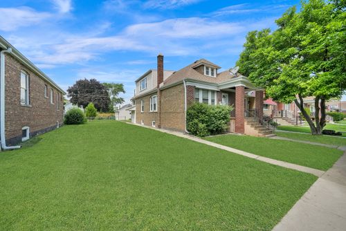 2718 Kenilworth Avenue, Berwyn, IL, 60402 | Card Image