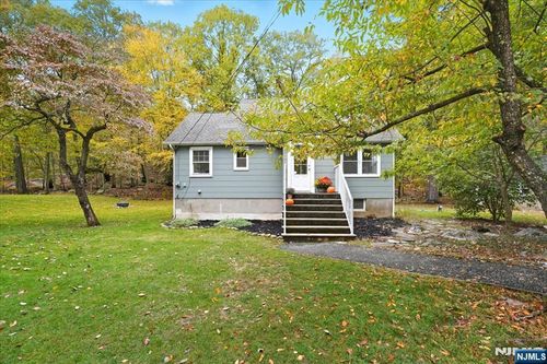 199 Snake Den Rd, Wanaque, NJ, 07465-2502 | Card Image