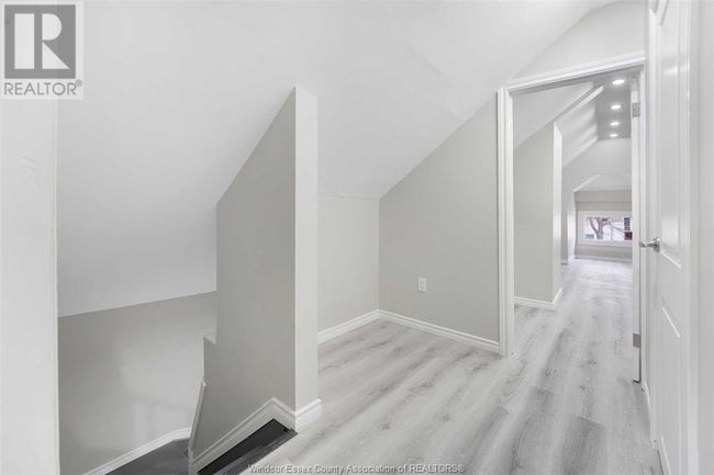 1061 Highland Ave, House other with 4 bedrooms, 3 bathrooms and null parking in Windsor ON | Image 28