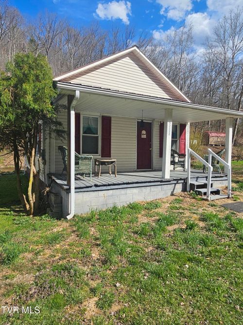 32222 Old Saltworks Rd, Meadowview, VA, 24361-4710 | Card Image