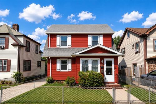 329 Greeley Ave, Staten Island, NY, 10306-5046 | Card Image